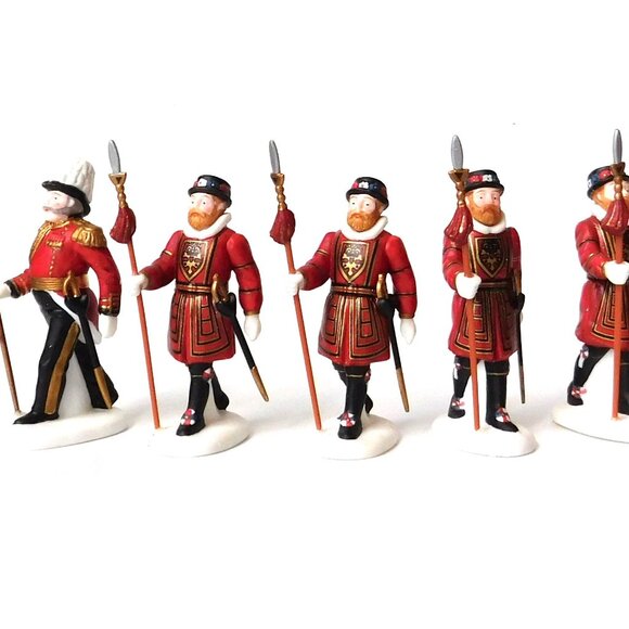 Department 56 Accessory “Yeoman of the Guard” #58397 in box - Picture 2 of 10